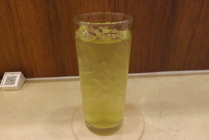 冷たい緑茶
